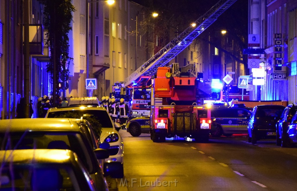 Einsatz BF Koeln Muelheim Formesstr Deutz Muelheimesrtr P062.JPG - Miklos Laubert